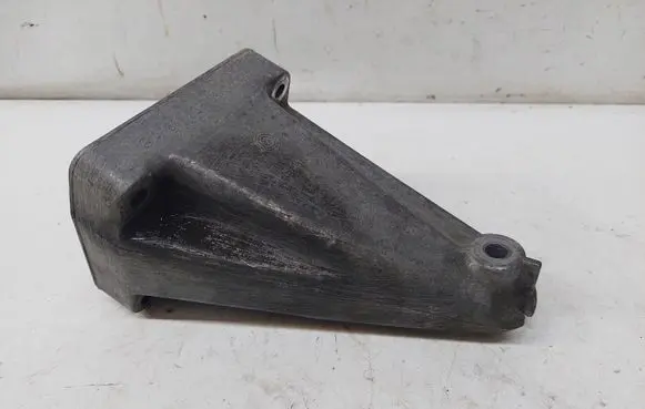 Mercedes-Benz E W211 Engine mounting bracket A6112230804