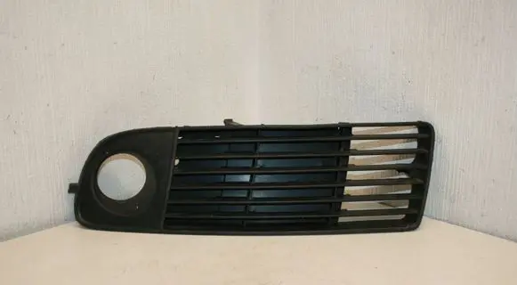 Audi A6 S6 C5 4B Front bumper lower grill 4B0807681J