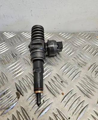 Audi A4 S4 B6 8E 8H Fuel injector 038130073BJ