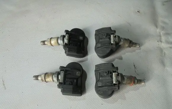 Renault Megane III Tire pressure sensor 407003743R