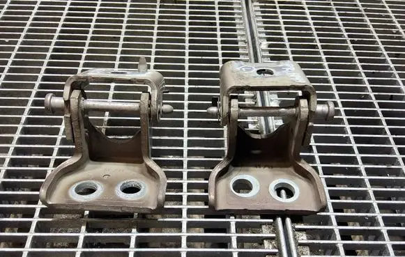 Peugeot Partner Front door hinge set 