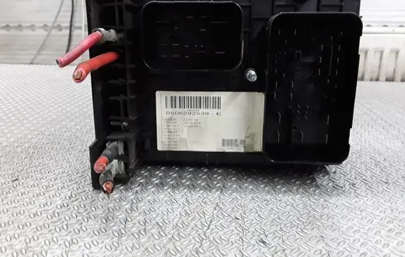 Volkswagen Touran I Fuse box set 1K0937805