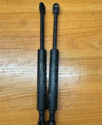 BMW 5 E39 Rear window strut damper 8190688