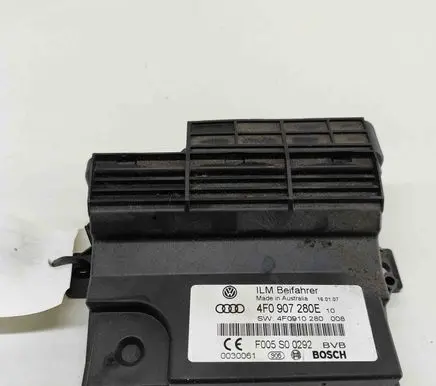 Audi Q7 4L Central body control module F005S00292 4F0907280