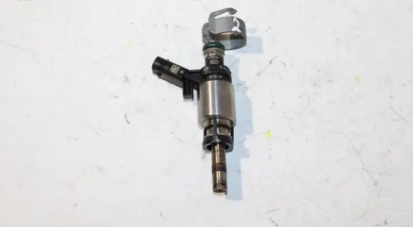 Audi A4 S4 B8 8K Fuel injector 06H906036J 0261500087