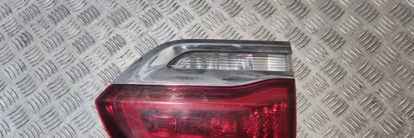 Jeep Grand Cherokee Tailgate rear/tail lights P68110047AC 68110047
