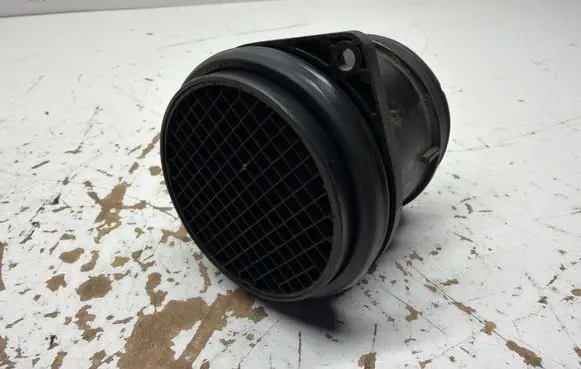 Volvo XC70 Mass air flow meter 31361223