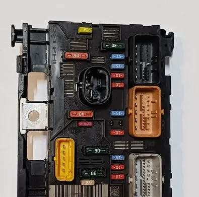 Peugeot 207 CC BSM Control unit 9661708180 BSML1000 L10