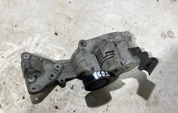 Volvo V50 A/C compressor mount bracket 30750940