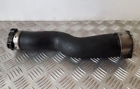 BMW 5 F10 F11 Intercooler hose/pipe