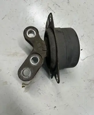 Opel Insignia A Engine mount bracket 13322171