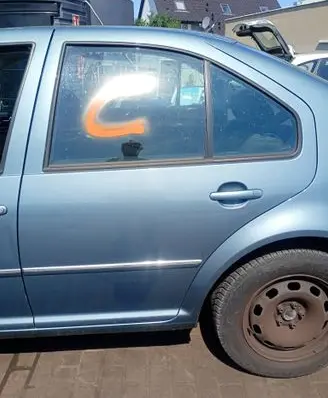 Volkswagen Bora Rear door