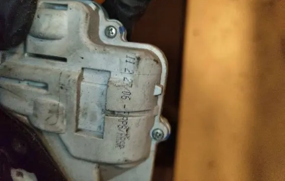 Audi A4 S4 B7 8E 8H Front door lock 8E1837016