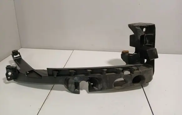 Audi A3 S3 8P Headlight/headlamp mounting bracket 8P0805608