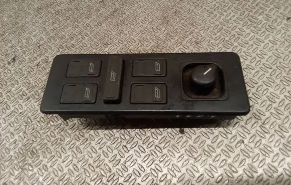 Mercedes-Benz Vito Viano W638 Electric window control switch 0005456713
