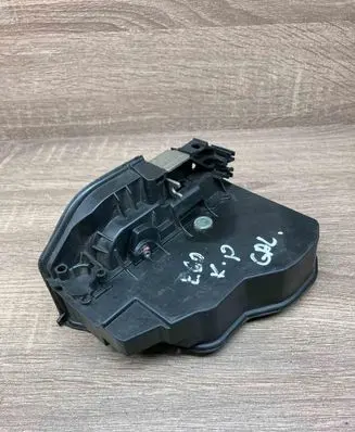 BMW 5 E60 E61 Front door lock 7167075