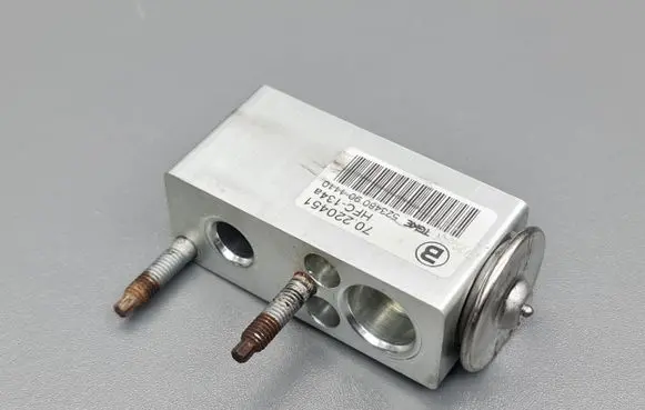 Air conditioning (A/C) expansion valve