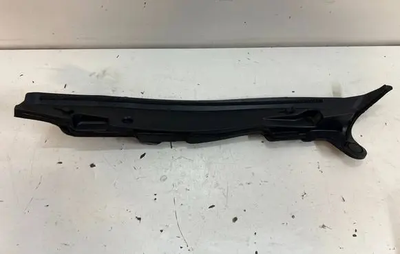 Honda Civic IX Fender end trim 