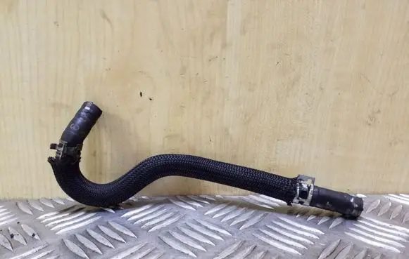 Toyota Avensis T270 Engine coolant pipe/hose