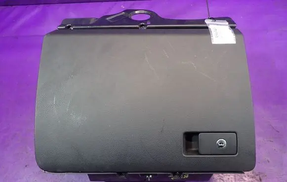 Volkswagen PASSAT B6 Glove box