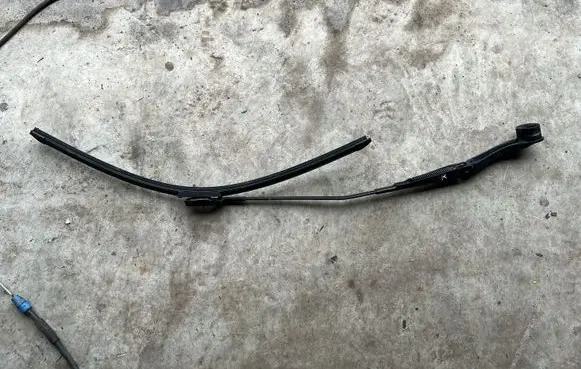 Ford Transit Custom Front wiper blade arm 