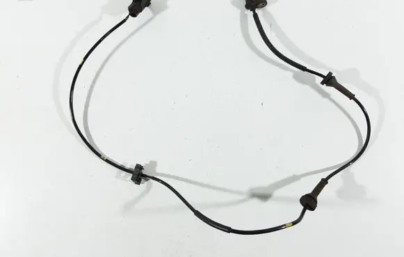Volvo XC90 ABS brake wheel speed sensor 10071161773 30682479