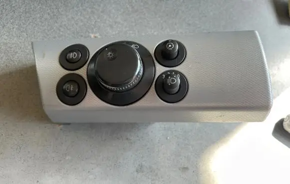 Opel Astra H Other switches/knobs/shifts 13198924 LK04063015