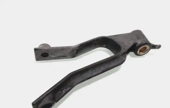 Opel Zafira B Radiator mount bracket 13162131