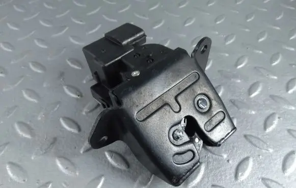 KIA Ceed Loading door lock 81230A6000