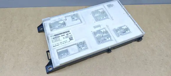 Mercedes-Benz ML W166 SAM control unit A1669004112