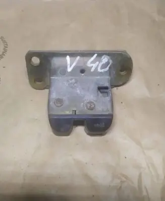 Loading door lock
