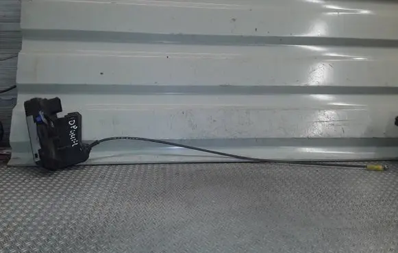 Renault Trafic II (X83) Front door lock 8200042171