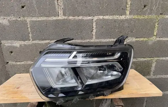 Dacia Duster II Headlights/headlamps set 260602515