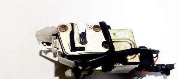 Mazda 323 F Rear door lock