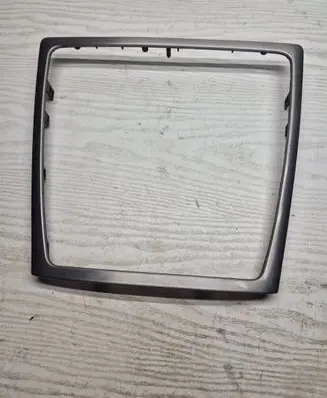 Volvo V70 Radio/GPS head unit trim 30672110