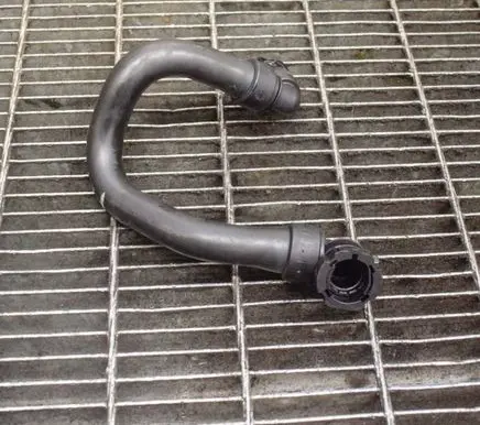 Peugeot 208 Engine coolant pipe/hose 9671350380