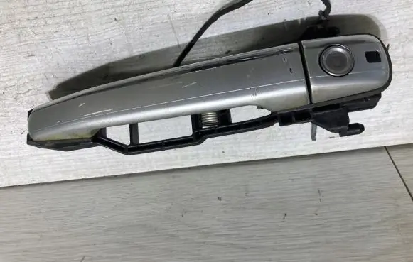 Mercedes-Benz CLK A208 C208 Front door exterior handle 20882137
