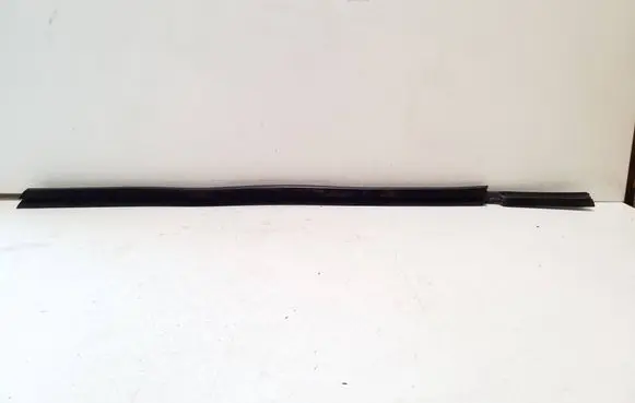 Audi Q7 4M Front door glass trim molding 4M0837479