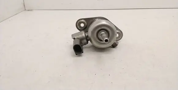 BMW 1 F20 F21 Fuel injection high pressure pump 0261520150 13517607159