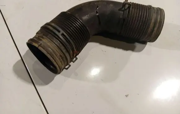 Volkswagen Golf IV Air intake hose/pipe