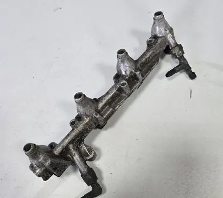 Ford Mondeo MK II Fuel main line pipe 938F9D280ac
