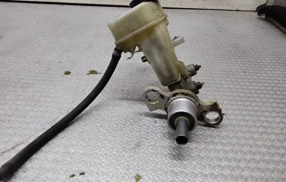 Opel Vectra C Master brake cylinder 320670693