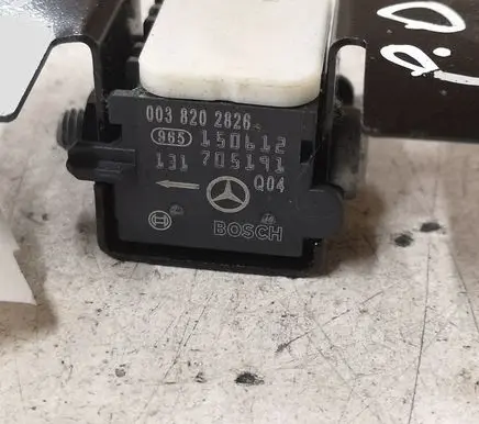 Mercedes-Benz Vito Viano W639 Airbag deployment crash/impact sensor 0038202826 150612 705191