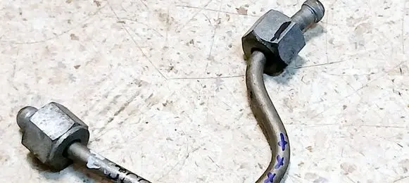 Fuel injector supply line/pipe