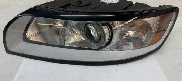 Volvo V50 Headlight/headlamp 30763033