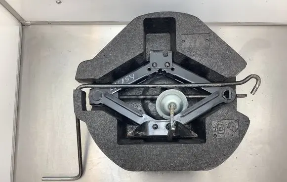 Subaru Legacy Tool set 