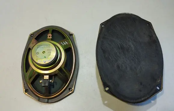 Chrysler Sebring (JS) Front door speaker 05091019AB EASA23D22A4