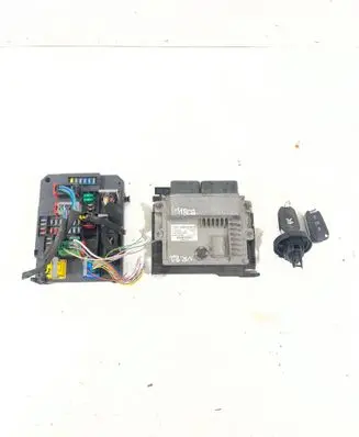 Peugeot 308 Fuse module 9806687880 9809447980