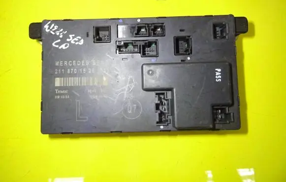 Mercedes-Benz E W211 Door control unit/module 2118701526