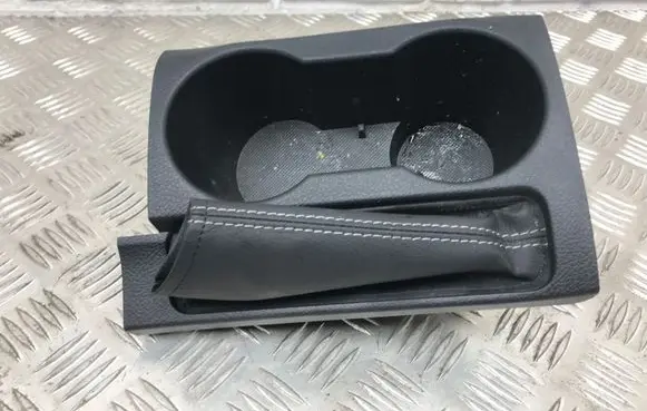 Cup holder front